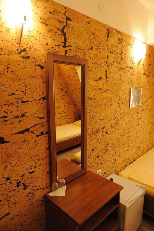 Complex Racic Hotel Voyvodinovo Phòng bức ảnh
