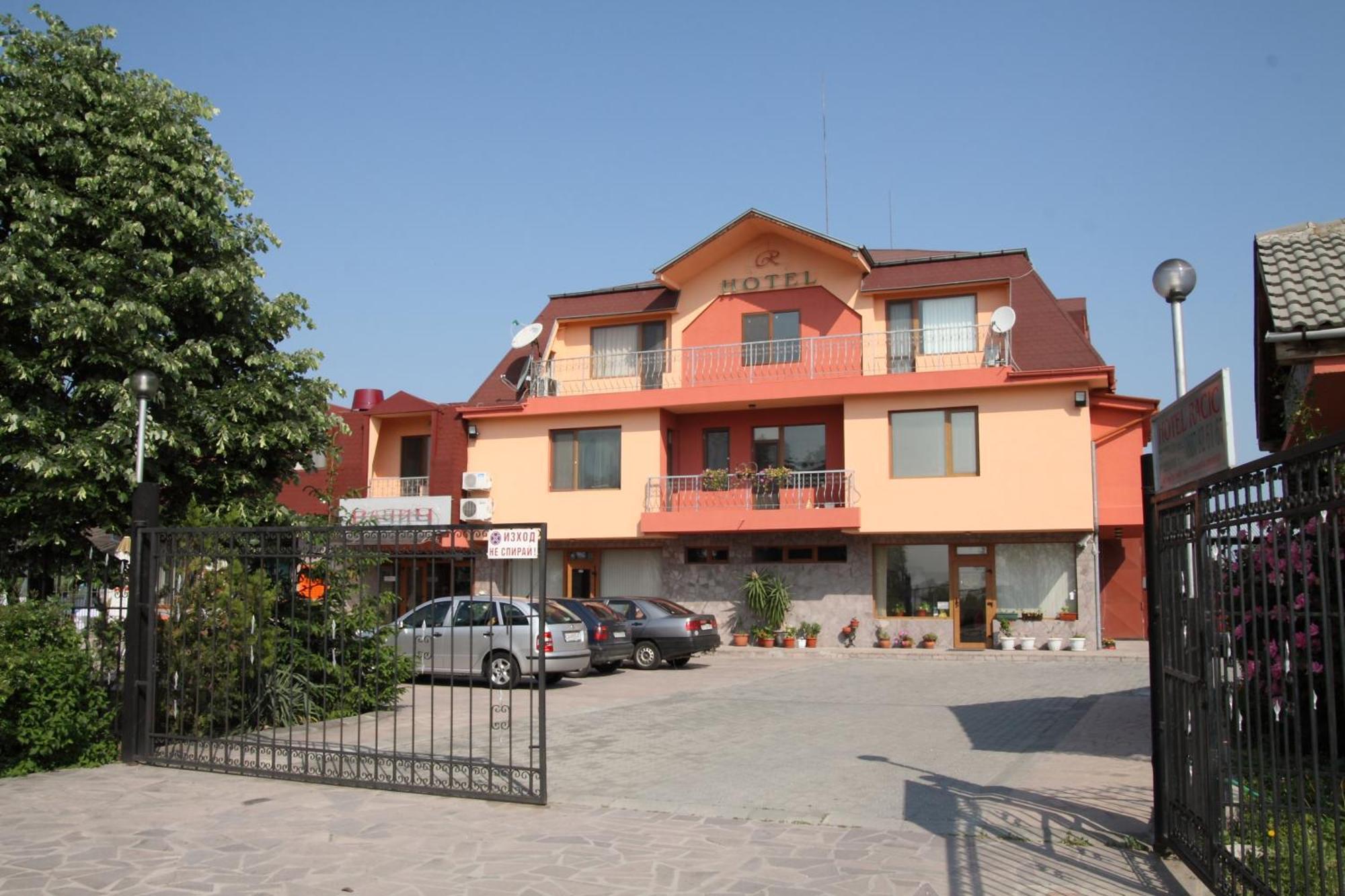 Complex Racic Hotel Voyvodinovo Ngoại thất bức ảnh
