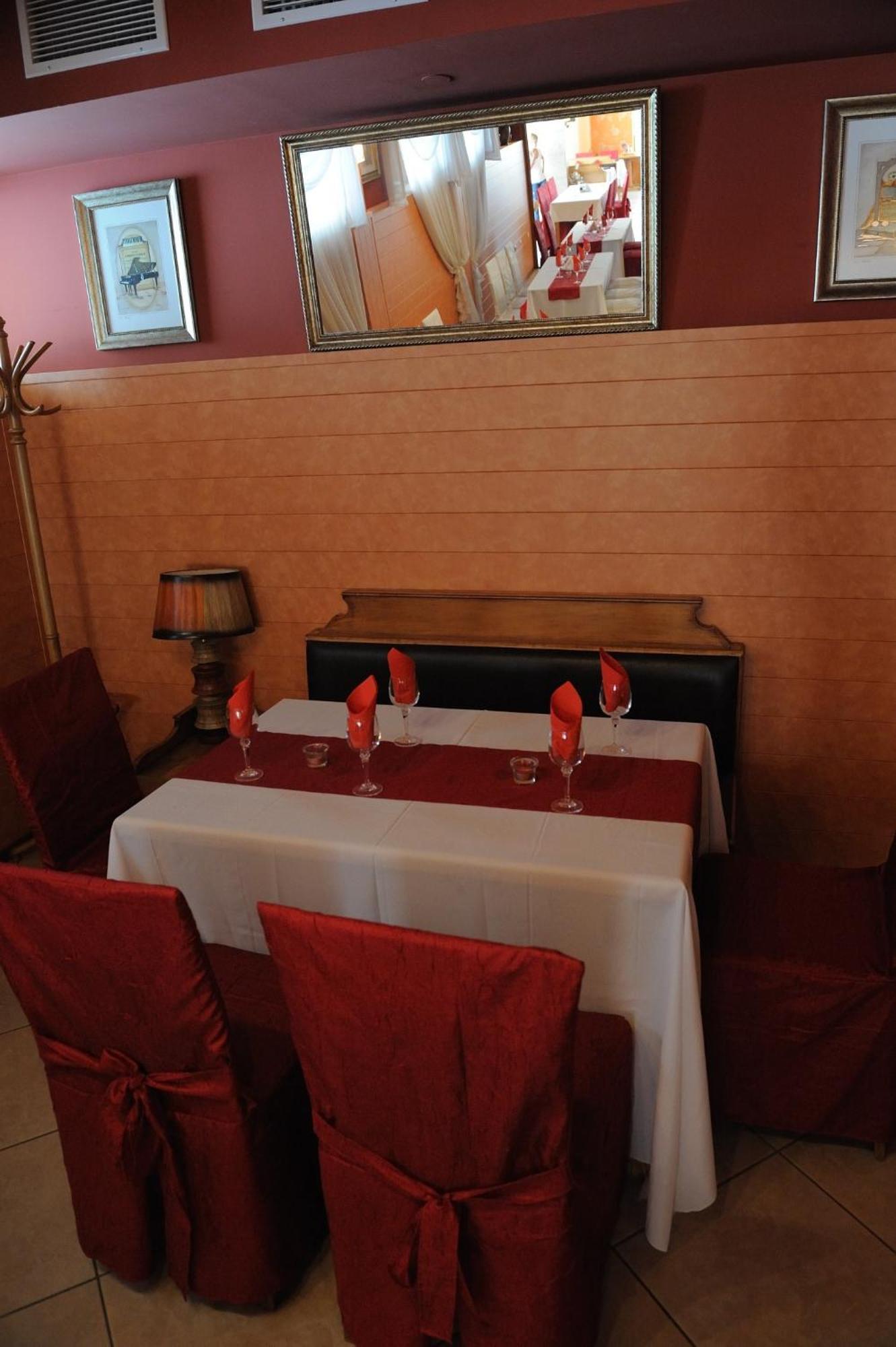 Complex Racic Hotel Voyvodinovo Ngoại thất bức ảnh