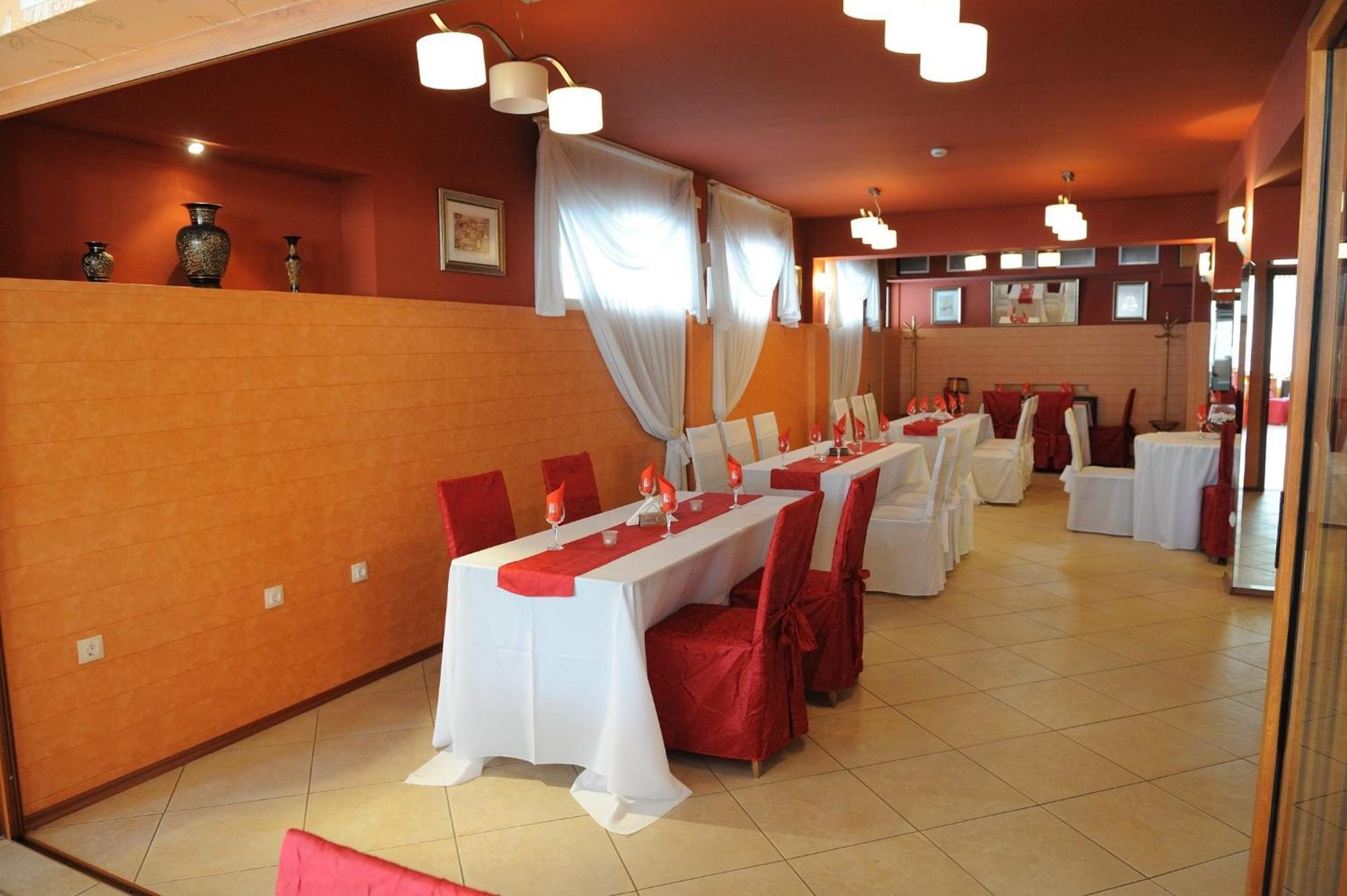 Complex Racic Hotel Voyvodinovo Ngoại thất bức ảnh