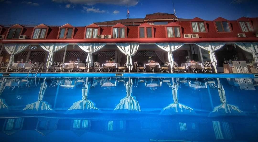 Complex Racic Hotel Voyvodinovo Ngoại thất bức ảnh