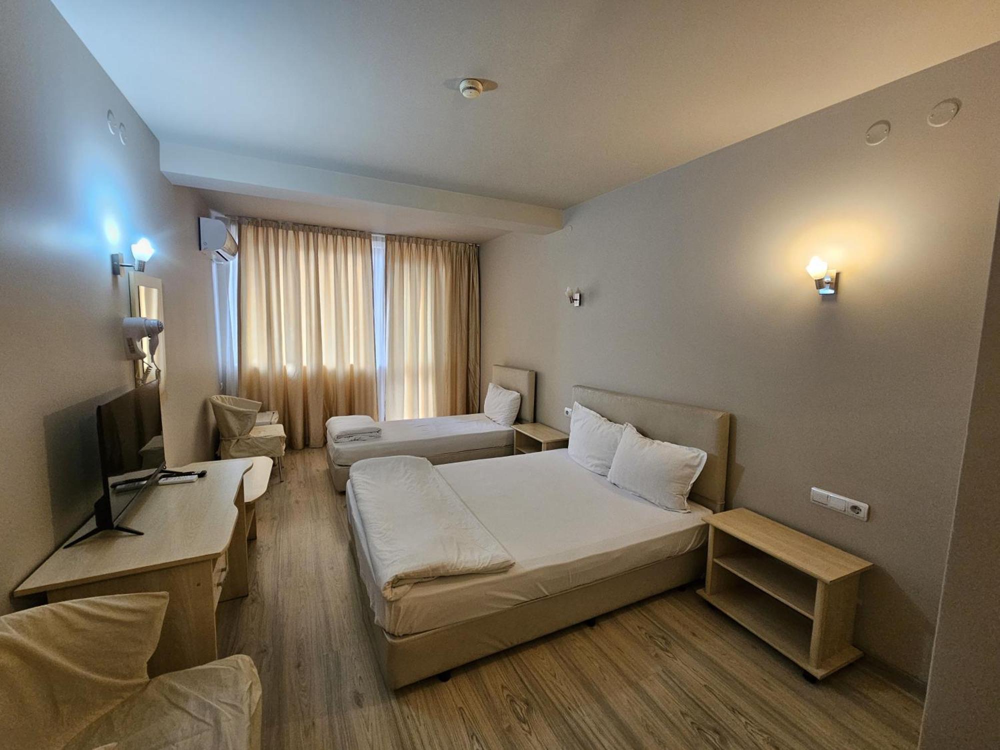 Complex Racic Hotel Voyvodinovo Ngoại thất bức ảnh