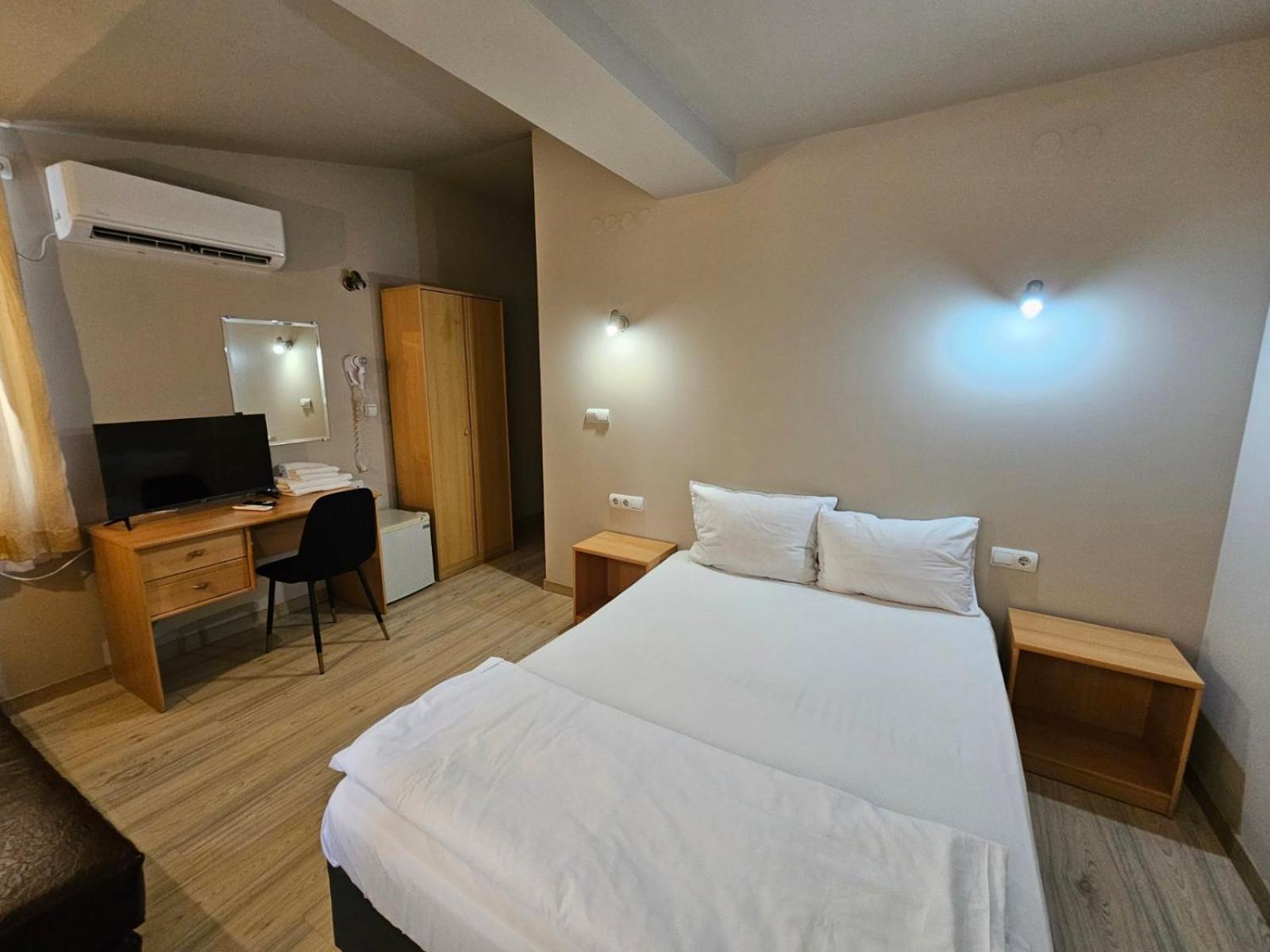 Complex Racic Hotel Voyvodinovo Ngoại thất bức ảnh