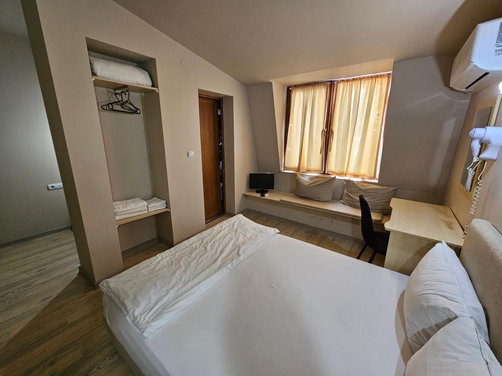 Complex Racic Hotel Voyvodinovo Ngoại thất bức ảnh