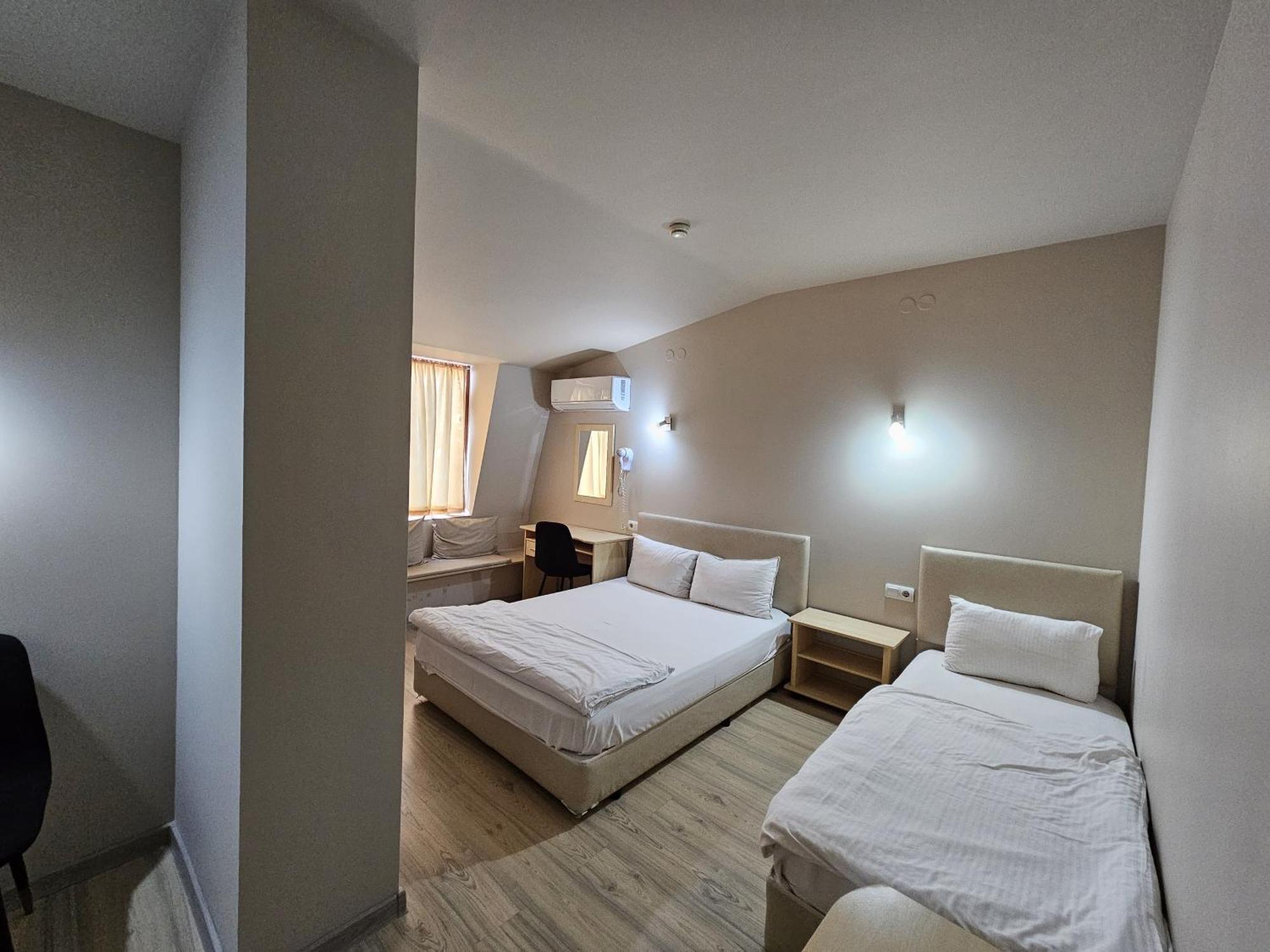 Complex Racic Hotel Voyvodinovo Ngoại thất bức ảnh