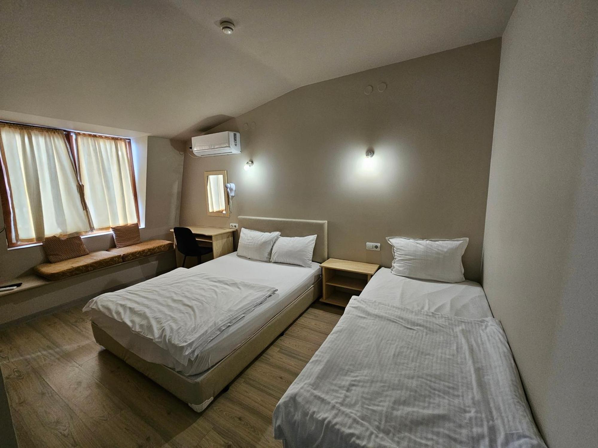 Complex Racic Hotel Voyvodinovo Ngoại thất bức ảnh