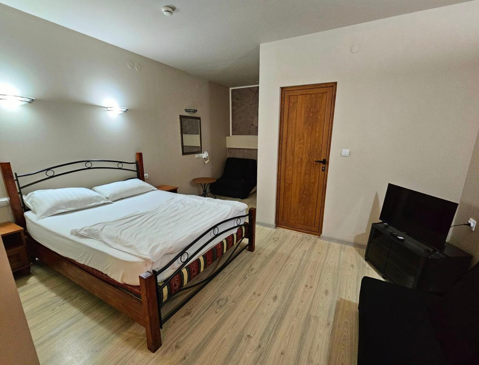 Complex Racic Hotel Voyvodinovo Ngoại thất bức ảnh