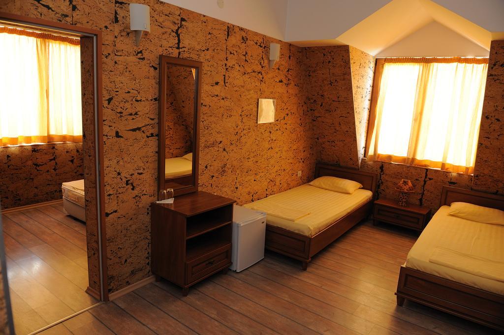 Complex Racic Hotel Voyvodinovo Phòng bức ảnh